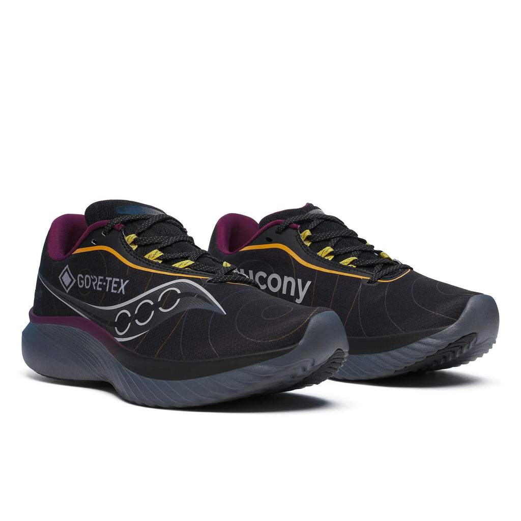 Men's Saucony Kinvara 15 GTX Black Shadow Noir Ombre - pair, three quarter angle