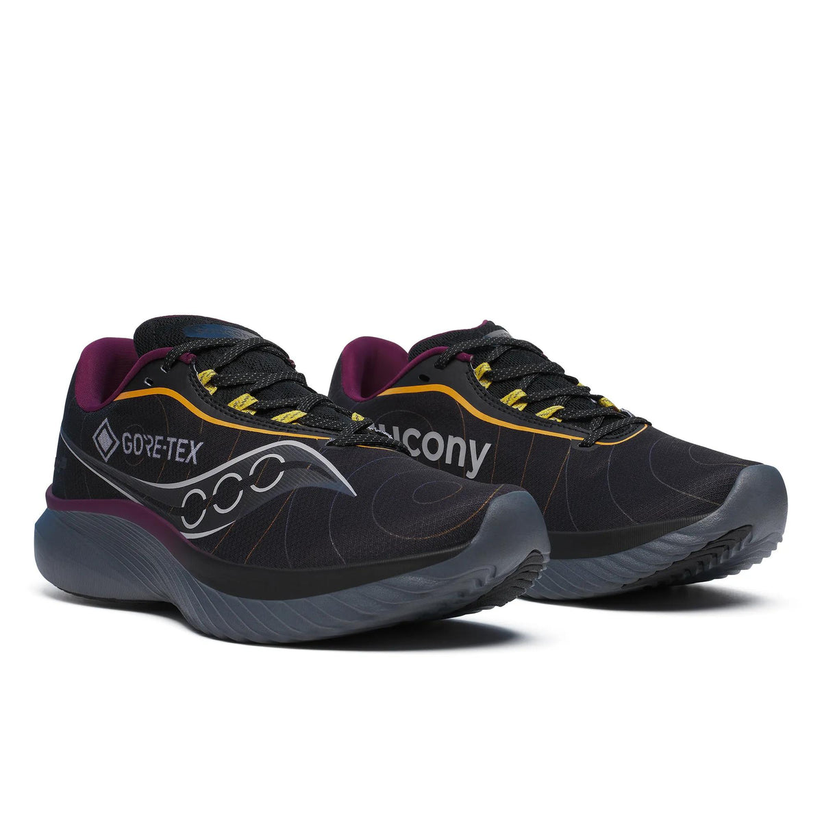 Men's Saucony Kinvara 15 GTX Black Shadow Noir Ombre - pair, three quarter angle