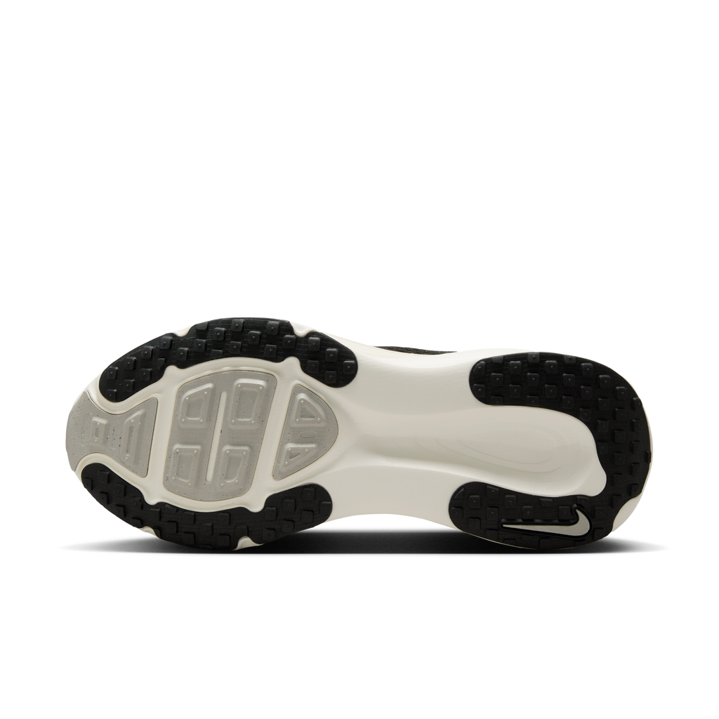 Women's Nike Vomero 18 Black / Summit White view 2