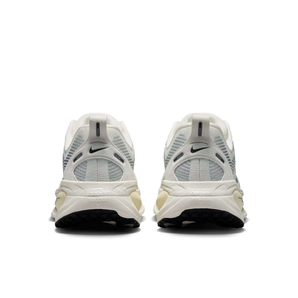 Women's Nike Vomero 18 Summit White / Black view 6