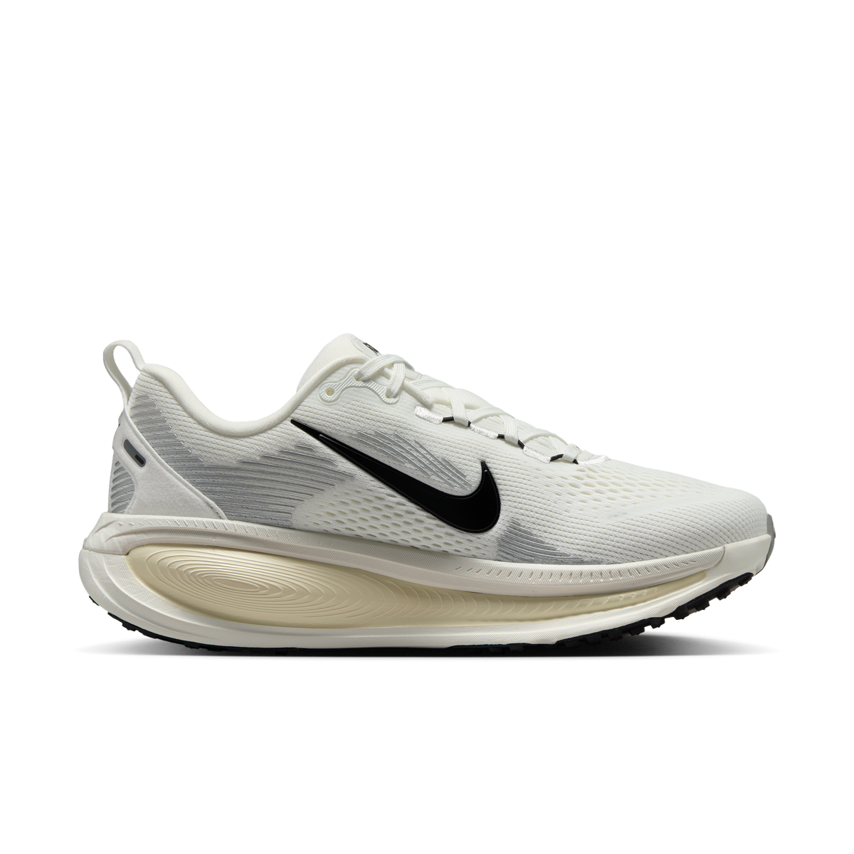 Women's Nike Vomero 18 Summit White / Black view 3