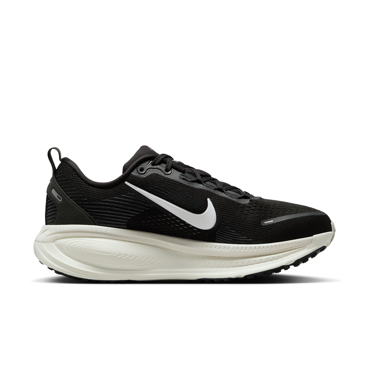Women's Nike Vomero 18 Black / Summit White view 3