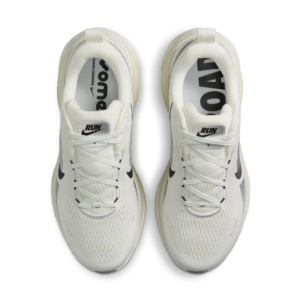 Women's Nike Vomero 18 Summit White / Black view 4