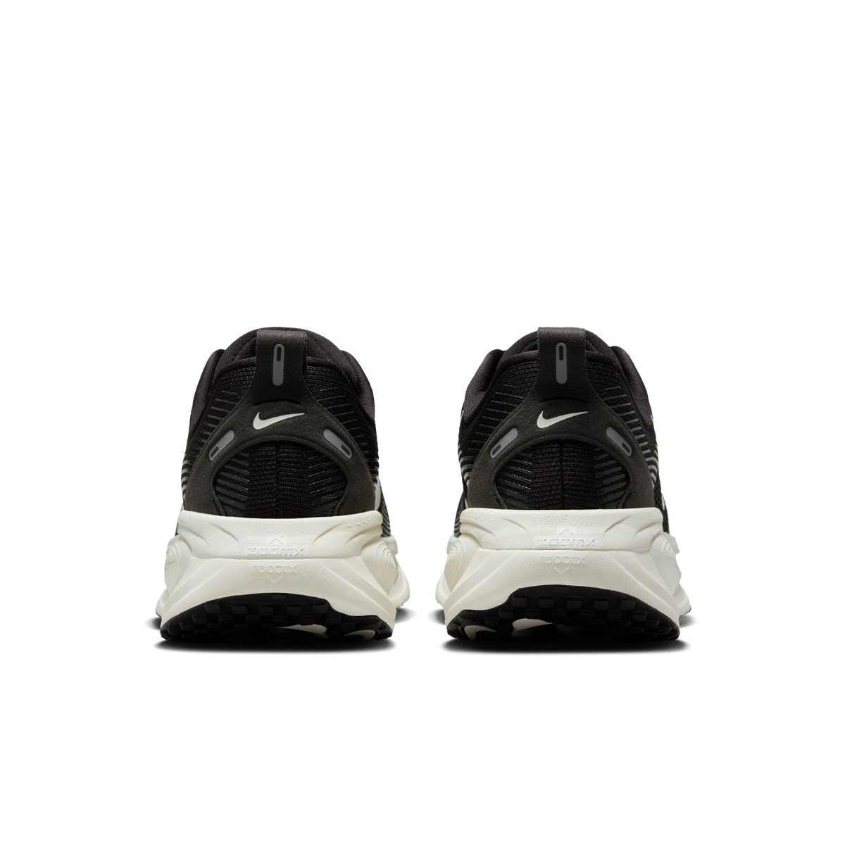 Women's Nike Vomero 18 Black / Summit White view 6