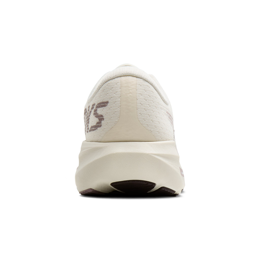 Women's Brooks Ghost Amp (Wide D) Arctic Wolf / Dove / Pink heel